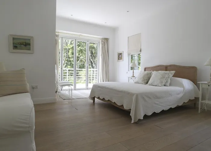 Blanc - Chateau Elysium Beau Vallon (Mahe)